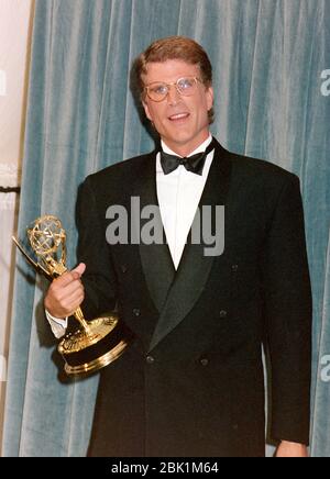 PASADENA, KALIFORNIEN. 16. September 1990: Schauspieler Ted Danson bei den Primetime Emmy Awards in Pasadena. Foto © Paul Smith/Featureflash Stockfoto