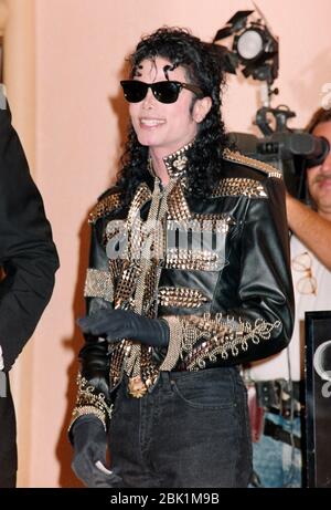 LOS ANGELES, KALIFORNIEN. 14. September 1990: Sänger Michael Jackson bei einer Veranstaltung, die ihn mit dem '1990 Good Scout Humanitarian Award' im Century Plaza Hotel in Century City ehrt. Foto © Paul Smith/Featureflash Stockfoto