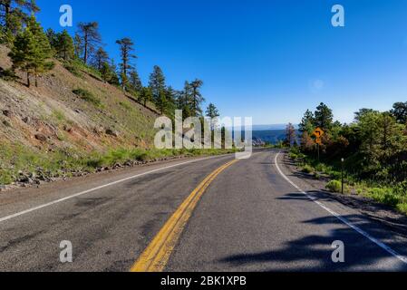 Larb Hollow Blick auf Utah Scenic Byway 12 in der Nähe von Torrey, Utah Stockfoto