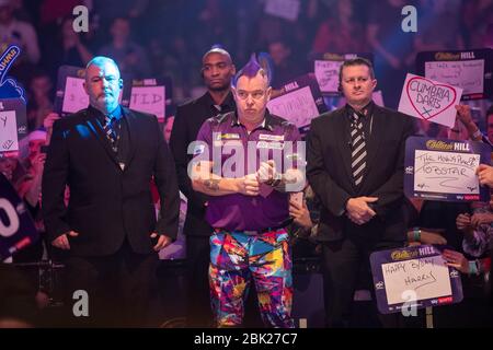 01-01-2020 Peter Wright gewinnt die PDC Weltmeisterschaft 2020 in Alexandra Palace gegen Michael van Gerwen Stockfoto