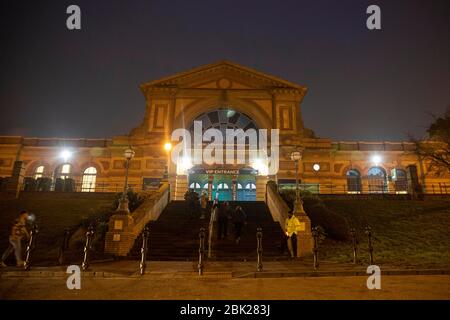 01-01-2020 Peter Wright gewinnt die PDC Weltmeisterschaft 2020 in Alexandra Palace gegen Michael van Gerwen Stockfoto