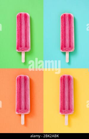 Erdbeerpopsicle Collage auf verschiedenen bunten Hintergründen Stockfoto