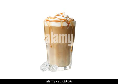 Eiskaffee mit gegossenen Sahne isoliert auf weißem Hintergrund Stockfoto