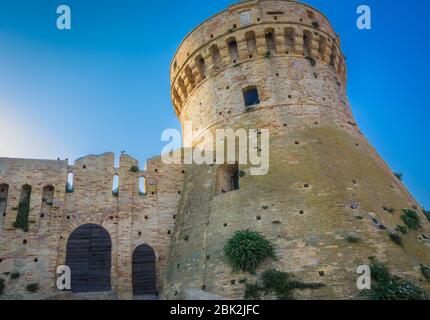 Mittelalterliche Festung von Acquaviva Picena, Provinz Ascoli Piceno, Region Marken, Italien - Europa Stockfoto