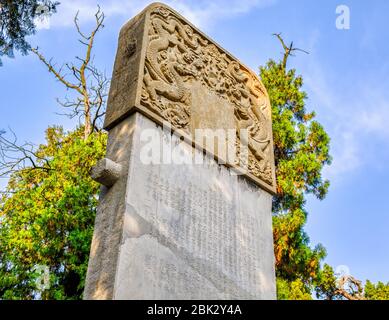 Stele mit Gedenkinschriften im Konfuzius-Tempel, UNESCO-Weltkulturerbe in Qufu, Provinz Shandong, China Stockfoto