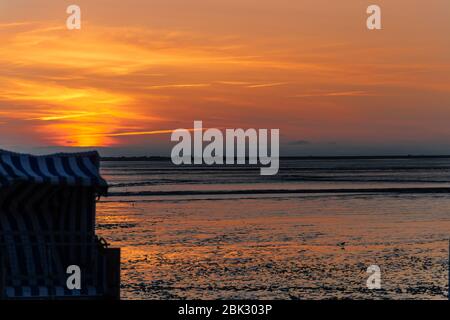 Sonnenuntergang in der Husumer Bucht - Nordsee Deutschland Stockfoto