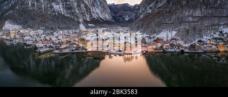 Luftaufnahme von Lahn Dorfhäusern von Hallstatt Stockfoto