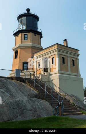 Split Rock Leuchtturm auf einer Klippe am Lake Superior. Stockfoto