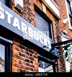 Starbucks, die High Street Coffee Store Kette plant, eine Reihe von Outlets im Mai 2020 zu öffnen, wobei die meisten Geschäfte bis Ende Juni eröffnet werden Stockfoto