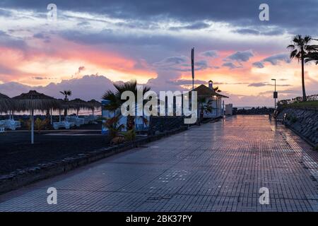 Leere Strände in den touristischen Gebieten von Costa Adeje, Teneriffa, Kanarische Inseln, Spanien Stockfoto