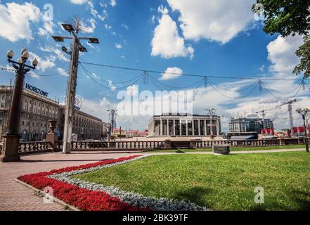 Oktober Platz und Palast der Republik in Minsk Stockfoto