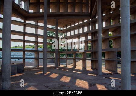 Turm der Schatten entworfen von Le Corbusier Chandigarh Punjab Indien Stockfoto