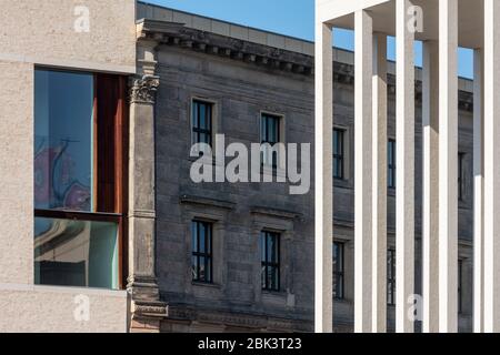 Berlin, Museumsinsel, James-Simon-Galerie und Fassaden am Kupfergraben Stockfoto