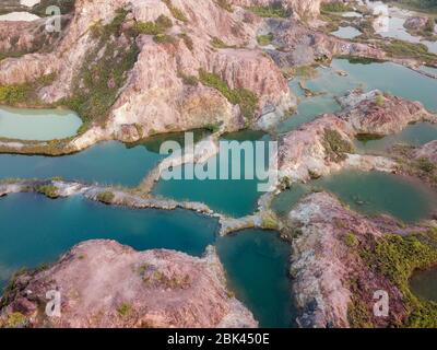 Felsen, Pool im Guar Petai. Schöner natürlicher See. Stockfoto