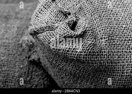 Nahaufnahme eines Jutesacks in schwarz-weiß Stockfoto