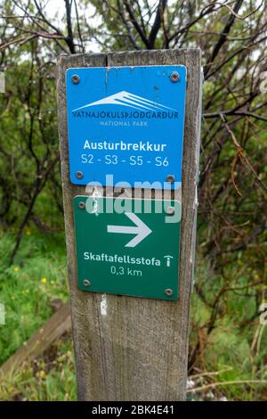 Gemeinsame Beschilderung in Skaftafell, Vatnajökull Nationalpark, Südisland verwendet. Stockfoto