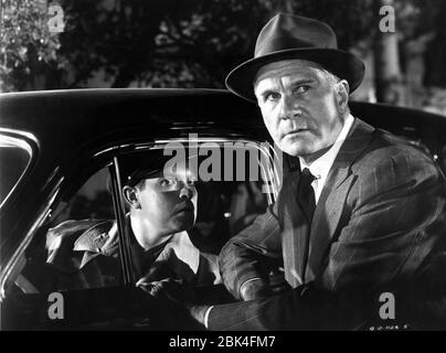 ORSON WELLES und GLENN ANDERS in THE LADY FROM SHANGHAI 1947 Regie / Drehbuch ORSON WELLES nach einem Roman von Sherwood King Gowns Jean Louis Columbia Pictures Stockfoto