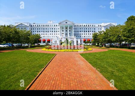 White Sulphur Springs, West Virginia / USA - 8. August 2018: Das Greenbrier ist ein Luxus-Resort in den Allegheny Mountains in der Nähe von White Sulphur S. Stockfoto