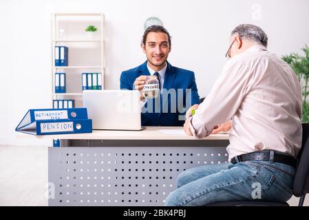 Der Finanzberater, Pensionierung, alter Mann Stockfoto