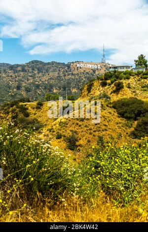 Blick auf Zeichen von Hollywood, Hollywood Hills, Los Angeles, Kalifornien, Vereinigte Staaten von Amerika, Nordamerika Stockfoto