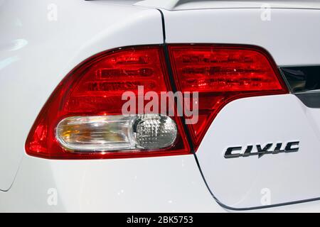 Isolierte Nahaufnahme des linken Hecks eines Honda Civic. Stockfoto