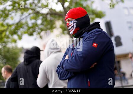 Gegner der Corona-Maßnahmen am 1. Mai in der Kölner Innenstadt. Köln, 1. Mai 2020 Stockfoto