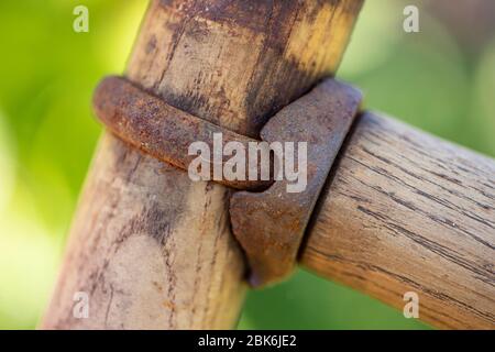 Griff auf Vintage Holz Sense Stockfoto