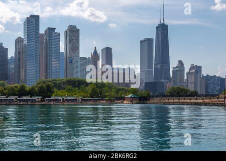 Blick auf die Skyline von Chicago vom Navy Pier, Chicago, Illinois, USA, Nordamerika Stockfoto