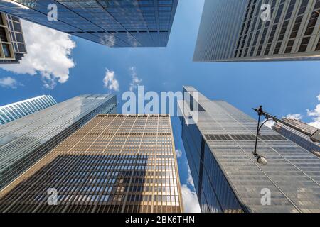 Blick von der Straße unterhalb des Willis Tower, Chicago, Illinois, Vereinigte Staaten von Amerika, Nordamerika Stockfoto