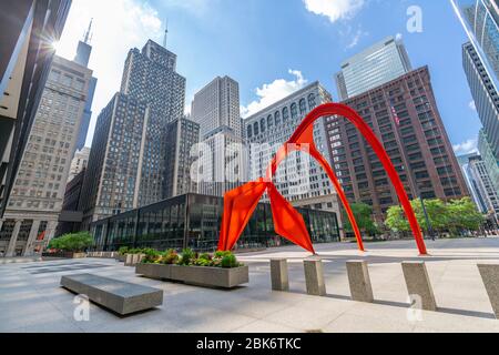 Blick auf Calder's Flamingo in Federal Plaza, Chicago, Illinois, USA, Nordamerika Stockfoto