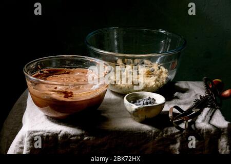 Teig zum Backen von Brokies Stockfoto