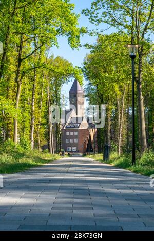 Der Berchmanianum Turm an der Radboud Universität in Nijmegen. Berchmanianum wird vom Campus Nijmegen gebaut Stockfoto