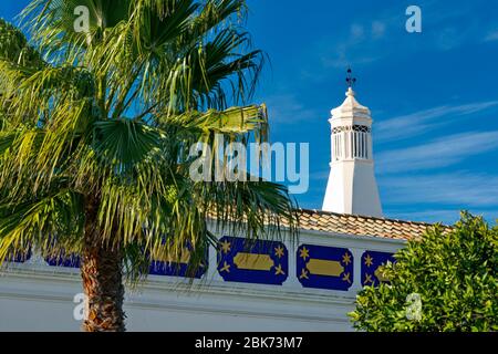 Schornstein und Zierfries der Algarve, Boliqueime, Portugal Stockfoto