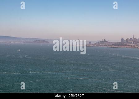 Blick auf die Bucht von San Francisco vom Sausolito Ende der Golden Gate Bridge Stockfoto