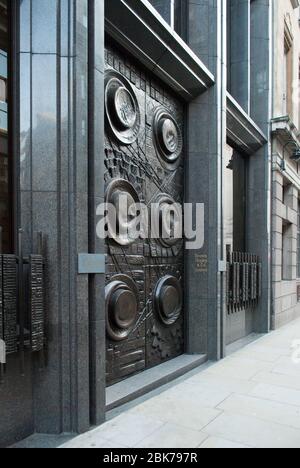 Architektur der 1970er Jahre Granit Grau Braun Fassade Elevation Brown Shipley & Co, Founders Court, Lothbury, London, EC2R von Fitzroy Robinson & Partners Stockfoto