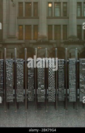 Architektur der 1970er Jahre Granit Grau Braun Fassade Elevation Brown Shipley & Co, Founders Court, Lothbury, London, EC2R von Fitzroy Robinson & Partners Stockfoto