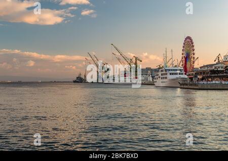Kobe / Japan - 6. Januar 2018: Hafen von Kobe, japanischer Seehafen in Kobe, Präfektur Hyogo, Japan Stockfoto