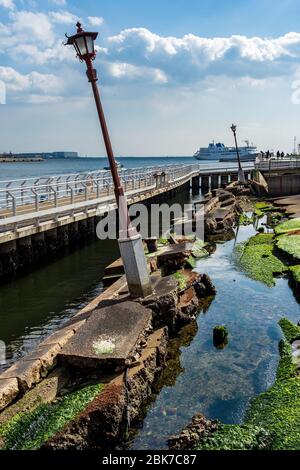 Hafen von Kobe Erdbeben Memorial Park, zum Gedenken an das große Hanshin-Awaji Erdbeben von 1995 in Kobe, Japan Stockfoto