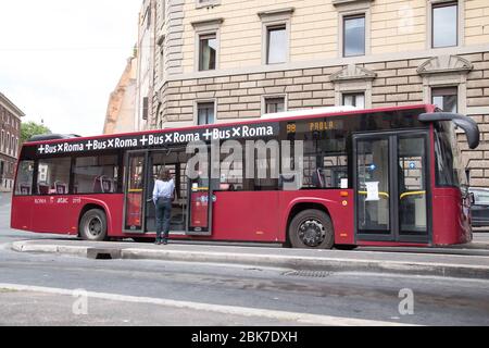 Roma, Italien. Mai 2020. Details der Busse am Endbahnhof der Via Paola in Rom (Foto: Matteo Nardone/Pacific Press) Quelle: Pacific Press Agency/Alamy Live News Stockfoto