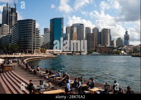25.09.2019, Sydney, New South Wales, Australien - BLICK auf die Skyline der Stadt mit dem Central Business District rund um Circular Quay und den Hafen. Stockfoto
