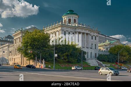 Moskau, Russland, Blick auf das Paschkow-Haus, 1784-1786 im Stil des Klassizismus erbaut, ist heute das Haus die Russische Staatsbibliothek Stockfoto