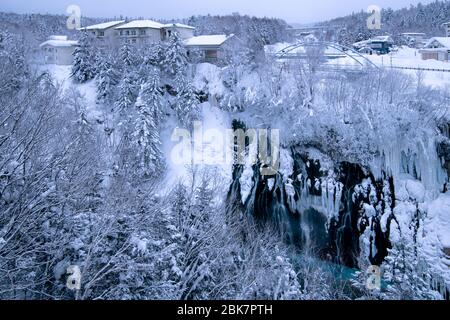 Gefrorene Shirogane Falls, Hokkaido, Japan Stockfoto