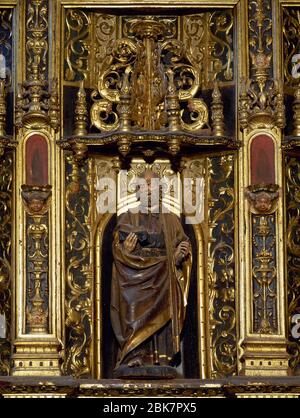 Apostel Petrus. Holzschnitzerei aus Polychrom. Bild des heiligen. Altarbild der Kirche von Santiago, von dem flämischen Bildhauer Cornelius de Hollande im Jahre 1525. Betanzos, PROVINZ Coruña, Galicien, Spanien. Stockfoto