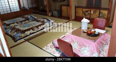 Traditionelles Altes Ryokan-Schlafzimmer, Japan Stockfoto