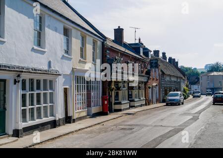 Eine Straße in Cerne Abbas Dorf, Dorset, England der riesige Inn Dorf ruhig ländlichen Stockfoto