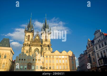 Blick auf die Straßen und die Architektur der Stadt. Prag, Tschechische Republik. Stockfoto