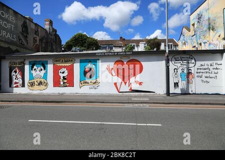 Bristol, UK, 3. Mai 2020: Bristol City Centre reagiert auf die Covid-19 Pandemie mit Kunst und Graffitti in Stokes Croft und in der Innenstadt erscheint die Stadt während der sechsten Woche der Sperrung sehr ruhig. Credit Natasha Quarmby/ALAMY Live News Stockfoto