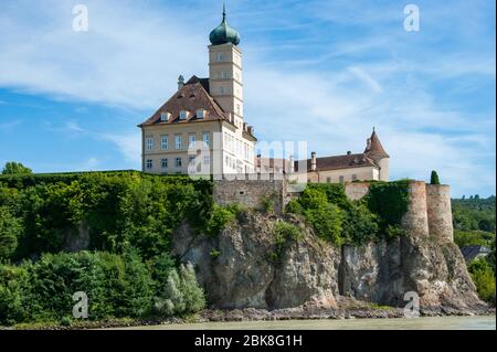 Burgen entlang der Donau in der Wachau Stockfoto