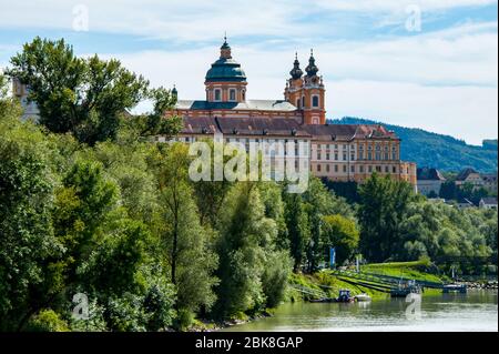 Burgen entlang der Donau in der Wachau Stockfoto