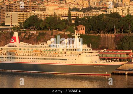 Kreuzfahrtschiff Boudicca, Funchal City, Madeira Island, Portugal, Europa Stockfoto